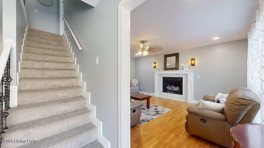409 College View Dr, Elizabethtown, KY 42701 - #3