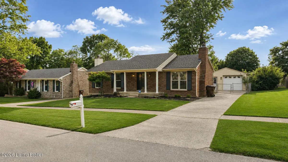 3902 Bristol Oaks Dr, Jeffersontown, KY 40299 - #1