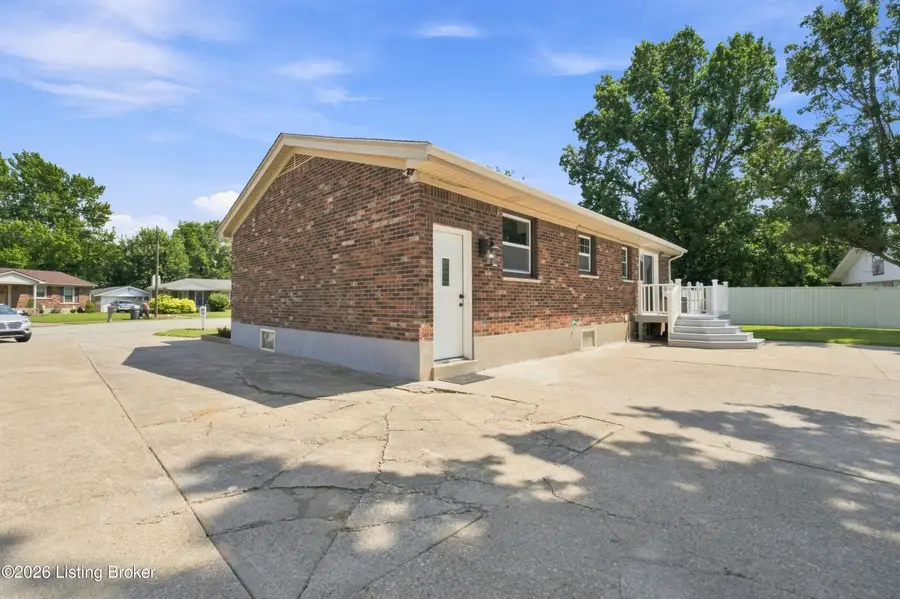6802 Tropic Ct, Louisville, KY 40219 - #2