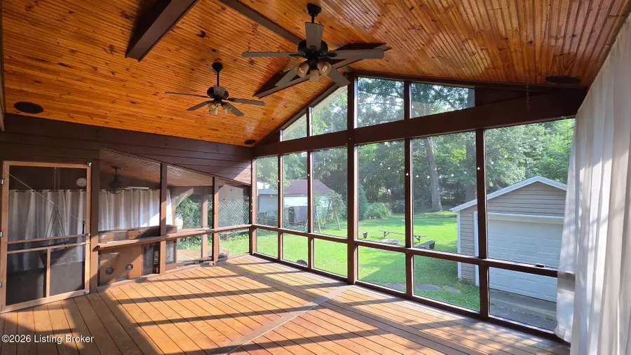 243 Fairfax Ave, Louisville, KY 40207 - #2
