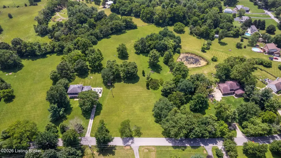 3820 Carriage Hill Dr, Crestwood, KY 40014 - #2