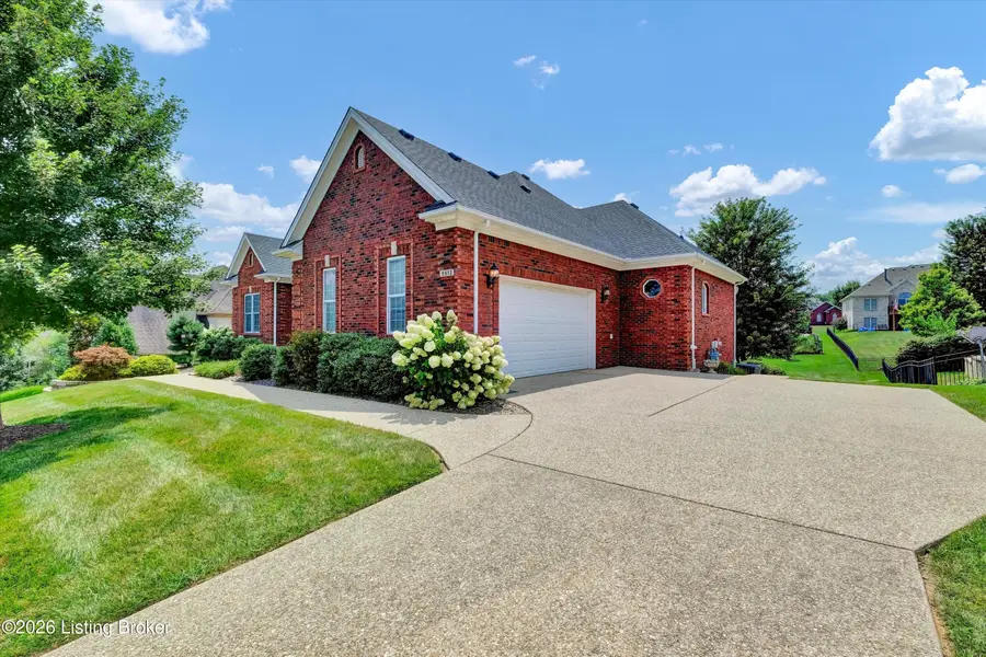 5512 Valley Park Dr, Louisville, KY 40299 - #2