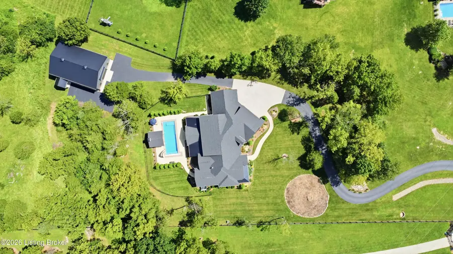 205 Gavin Ct, Louisville, KY 40245 - #2