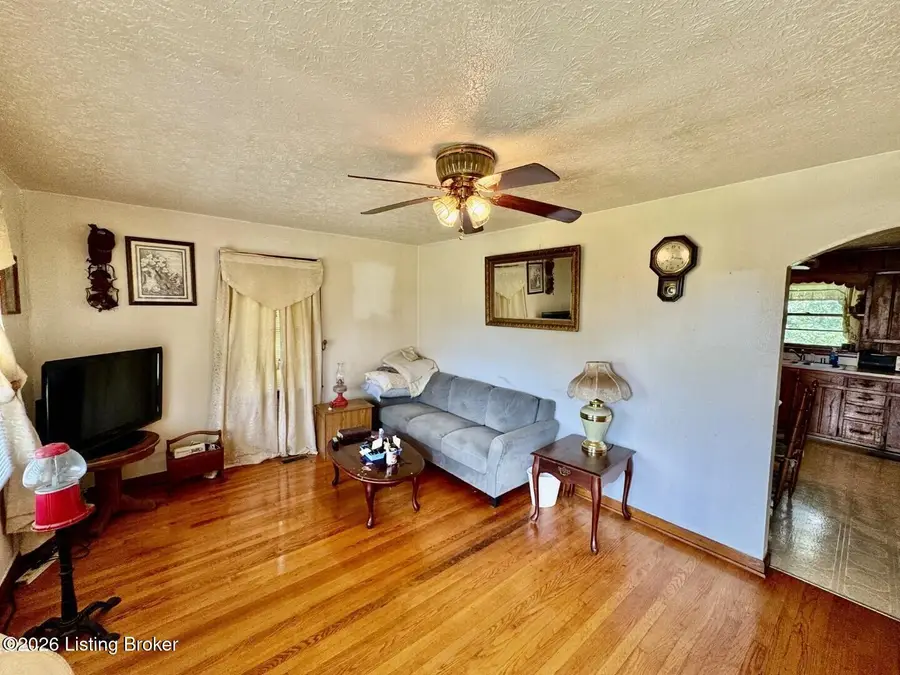 1232 Perryville Rd, Springfield, KY 40069 - #2