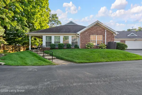 10536 Eagle Pines Ln, Louisville, KY 40223