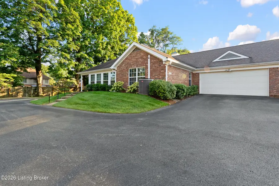 10536 Eagle Pines Ln, Louisville, KY 40223 - #2
