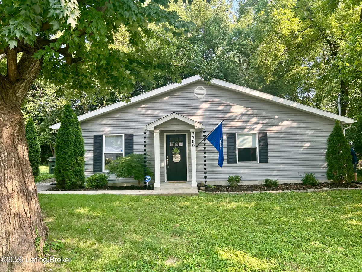 7706 Warwick Ave, Louisville, KY 40222 - #1