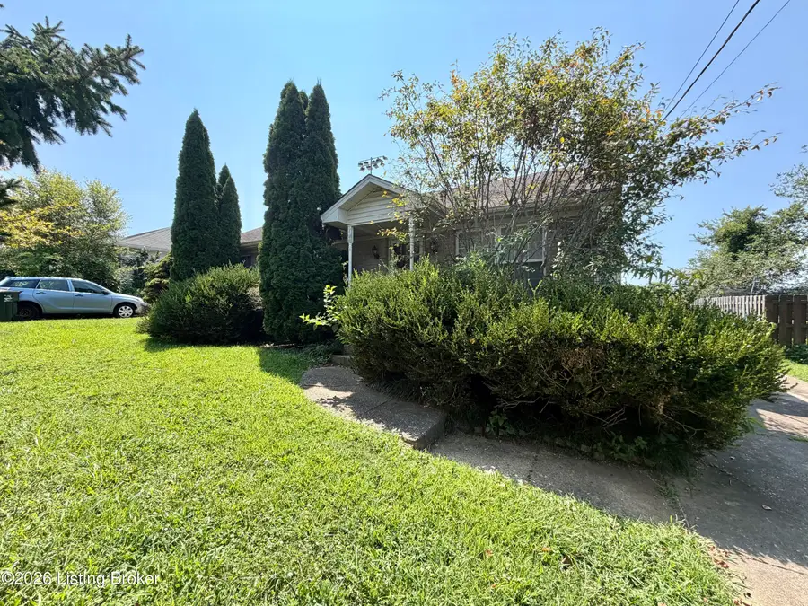 381 Love Ave, Mount Washington, KY 40047 - #2