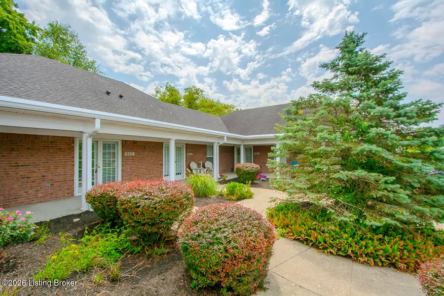 8421 Elsie Ct, Louisville, KY 40228 - #3