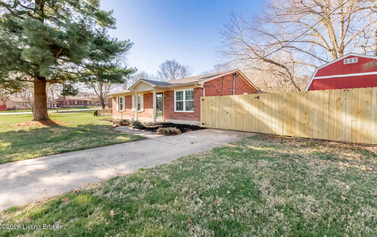 4114 Narcissus Dr, Louisville, KY 40219 - #1