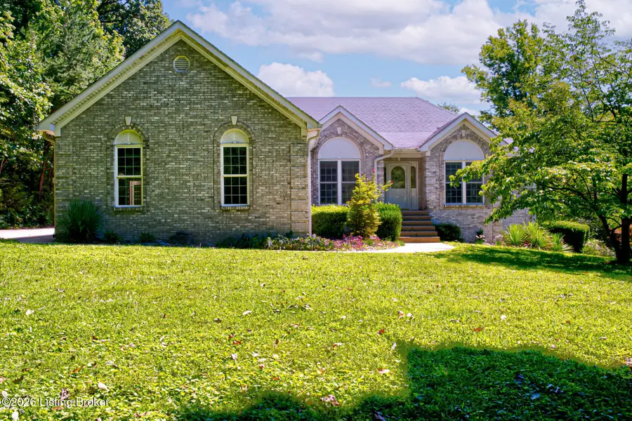 282 Halls Ln, Shepherdsville, KY 40165 - #2