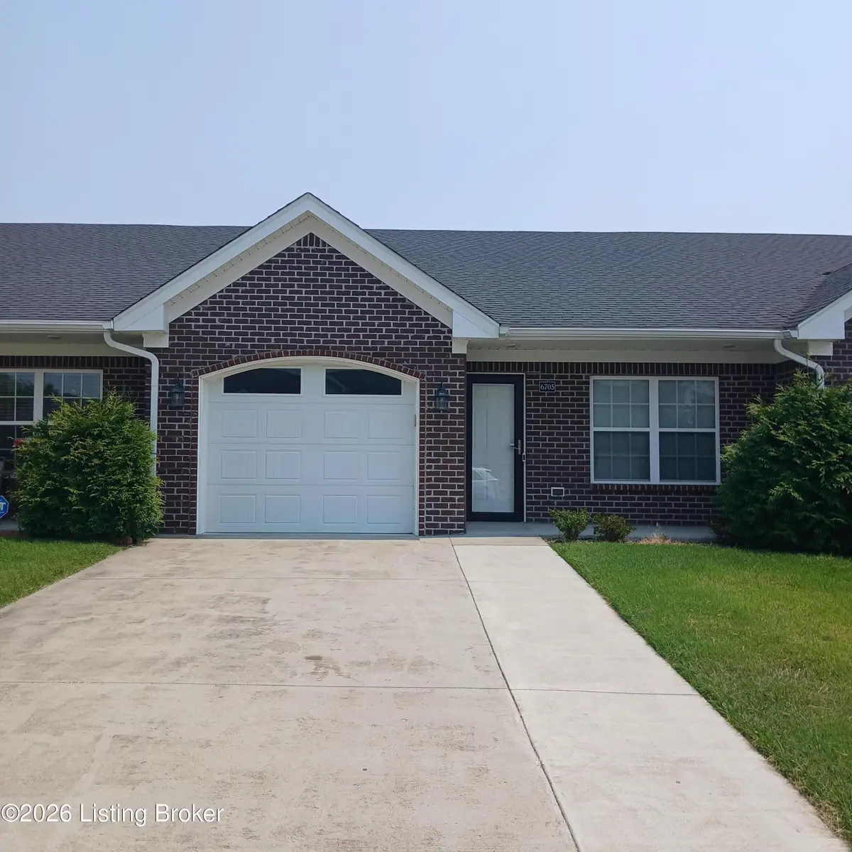 6705 Eagle Wood Dr, Louisville, KY 40272 - #1
