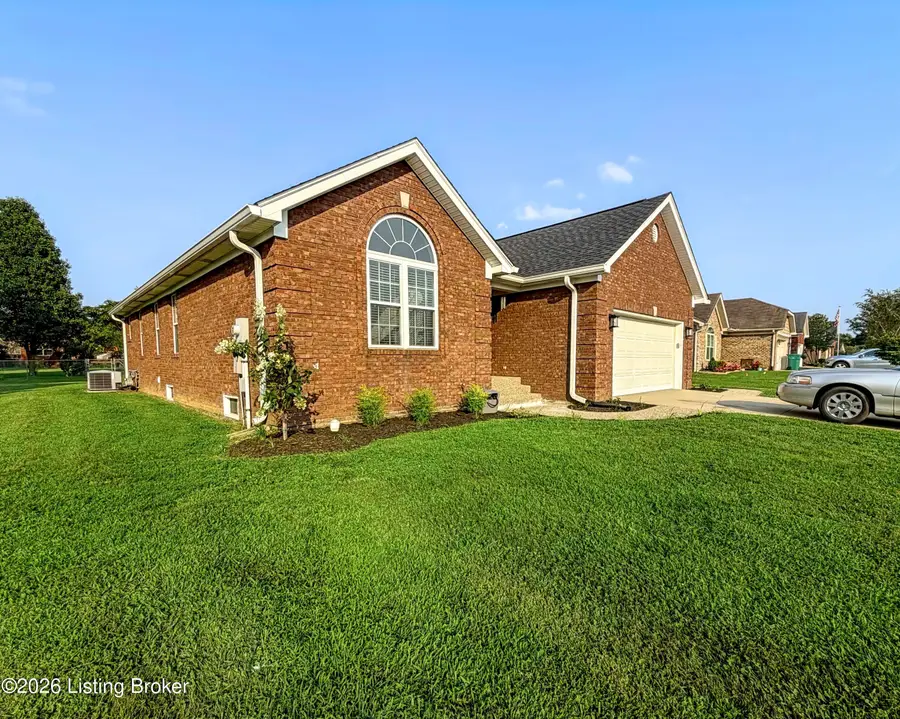 484 New Christman Ln, Shepherdsville, KY 40165 - #3
