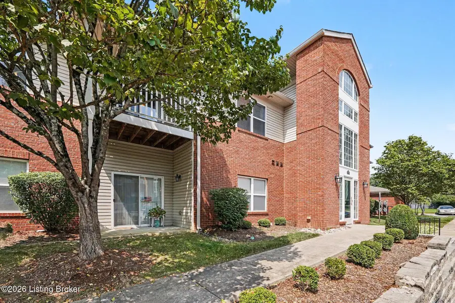 9100 Hawthorne Pointe Dr #201, Louisville, KY 40272 - #2
