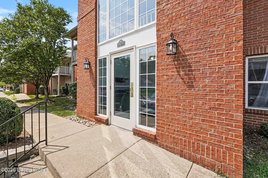 9100 Hawthorne Pointe Dr #201, Louisville, KY 40272 - #3