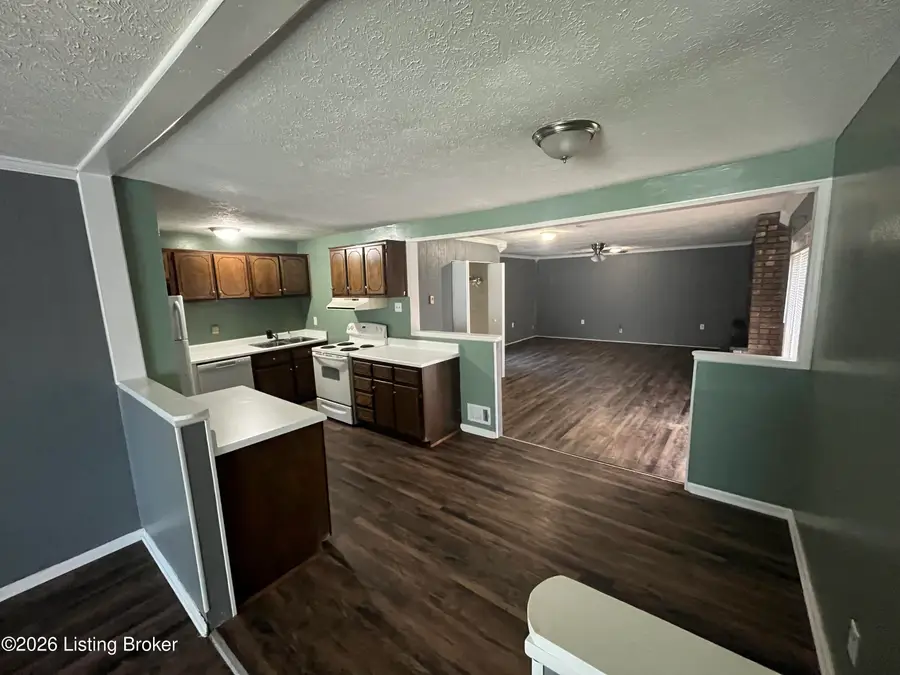11107 Thunder Dr, Louisville, KY 40272 - #3
