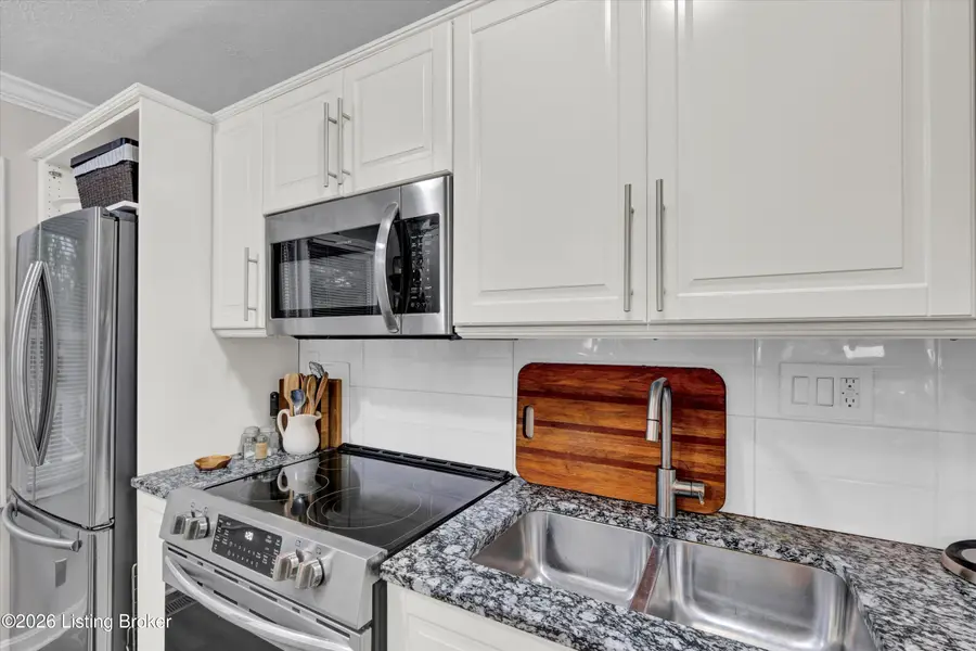10402 Lakeshore, Louisville, KY 40223 - #3