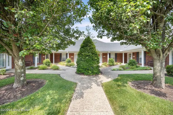 10018 Chenoweth Vista Way, Louisville, KY 40299