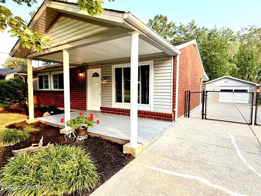 716 Glengarry Dr, Pond Creek, KY 40118 - #2