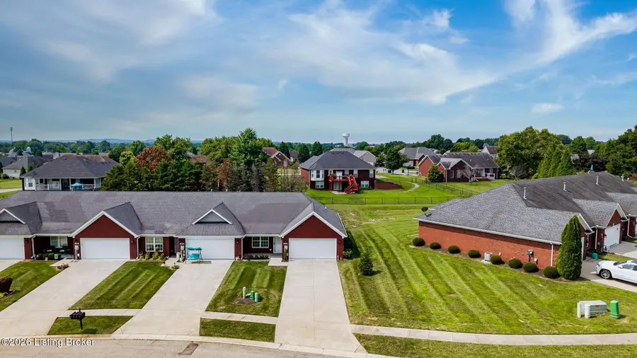 443 Woodlake Dr, Mount Washington, KY 40047 - #3