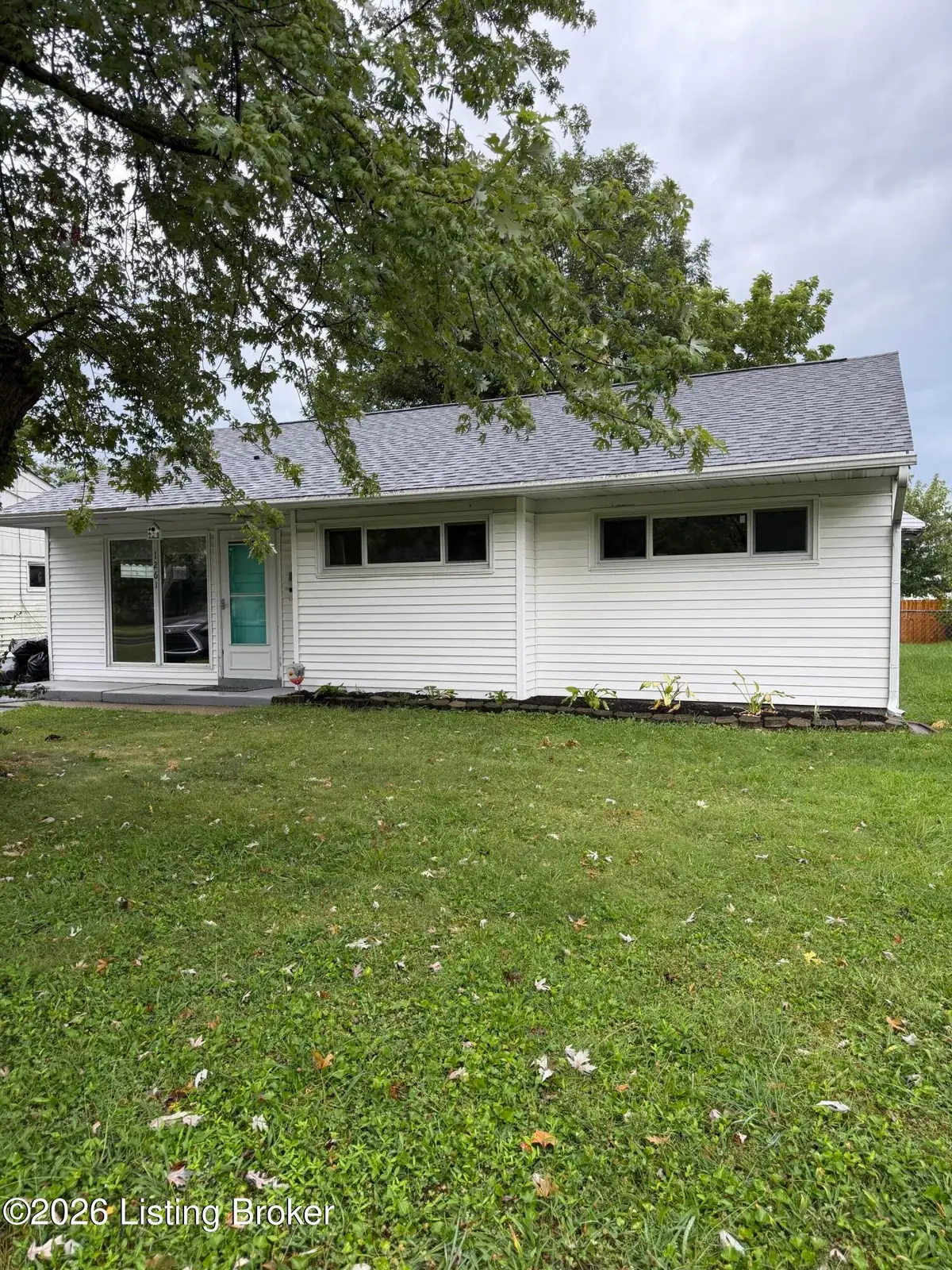 1261 Gilmore Ln, Lynnview, KY 40213 - #1