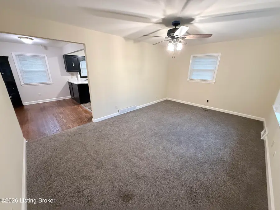 2323 Ecton Ln, Louisville, KY 40216 - #3