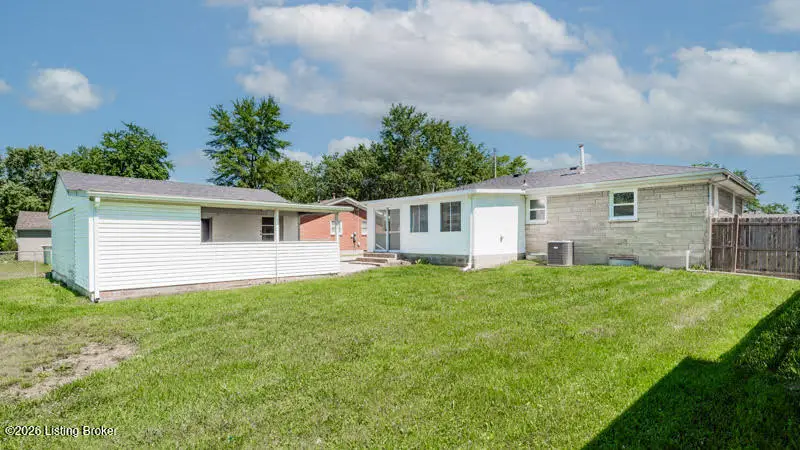 124 Harpers Ferry Rd, Louisville, KY 40214 - #3