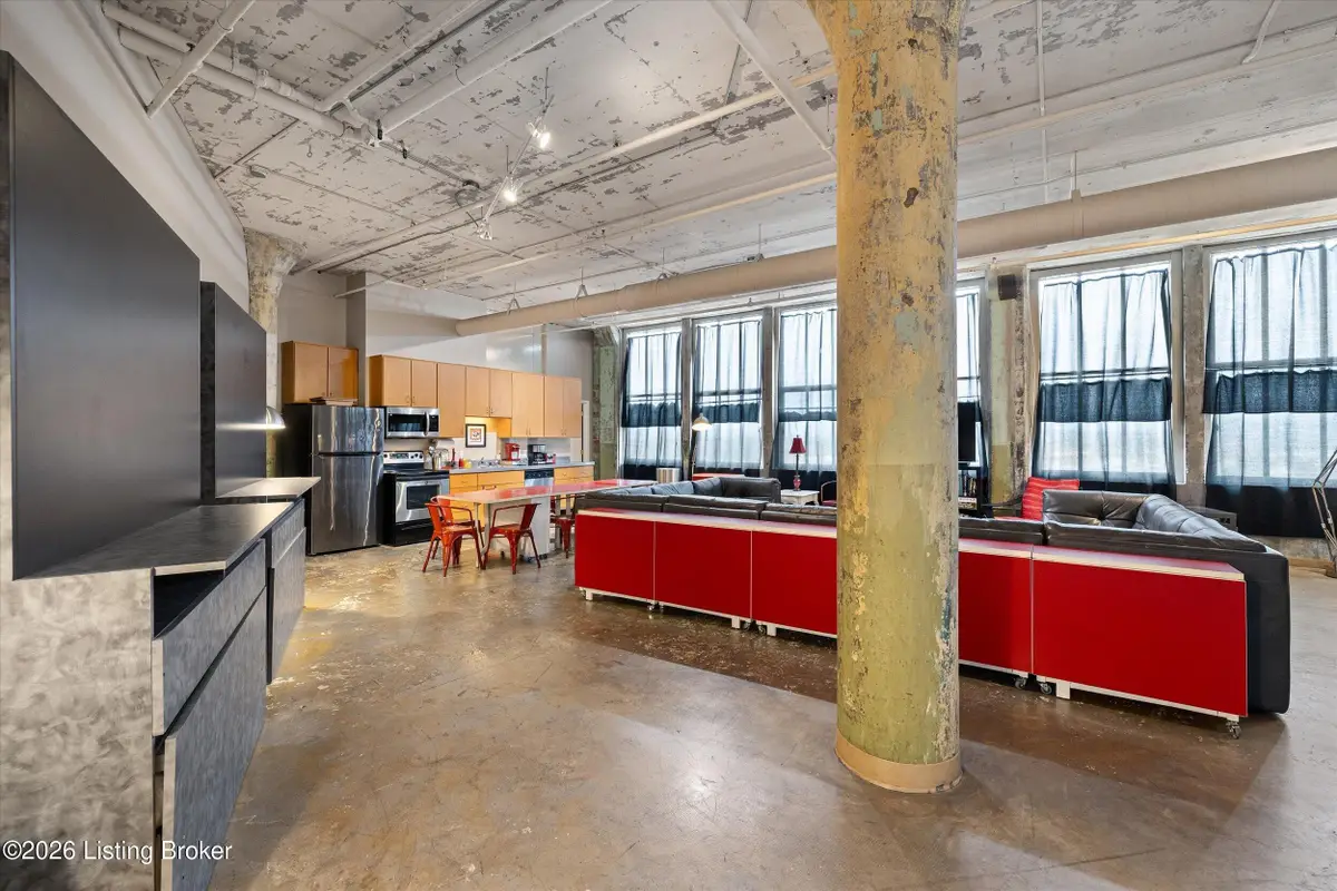 815 W Market St #706, Louisville, KY 40202 - #1