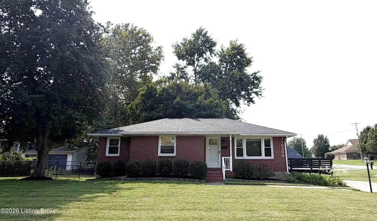 10300 Grafton Hall Rd, Louisville, KY 40272 - #1