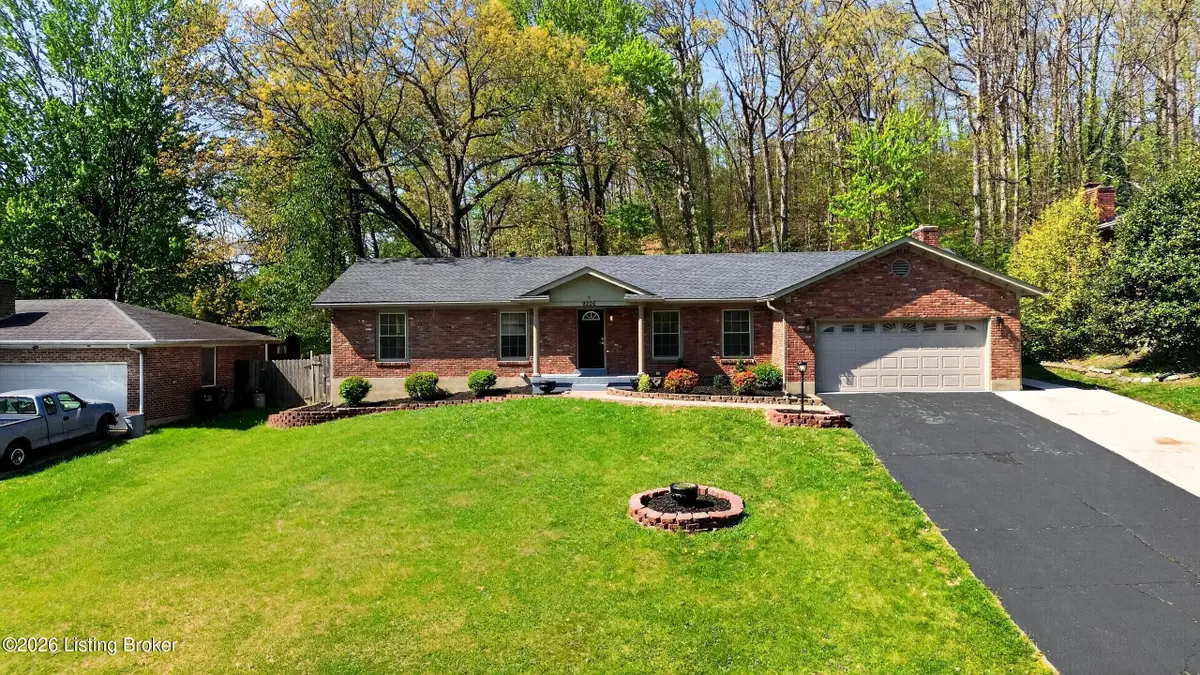 9206 Lakeridge Dr, Louisville, KY 40272 - #1