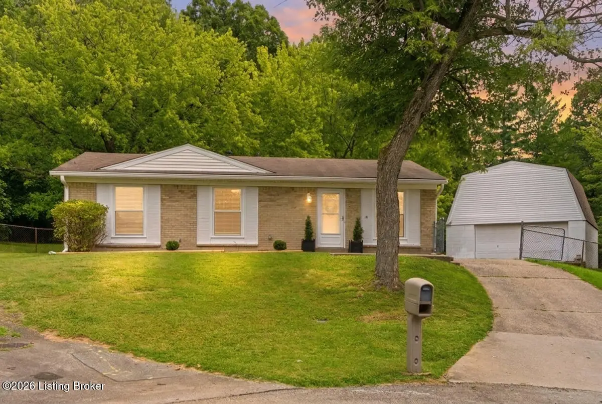 8213 Candelabrum Pl, Louisville, KY 40214 - #1