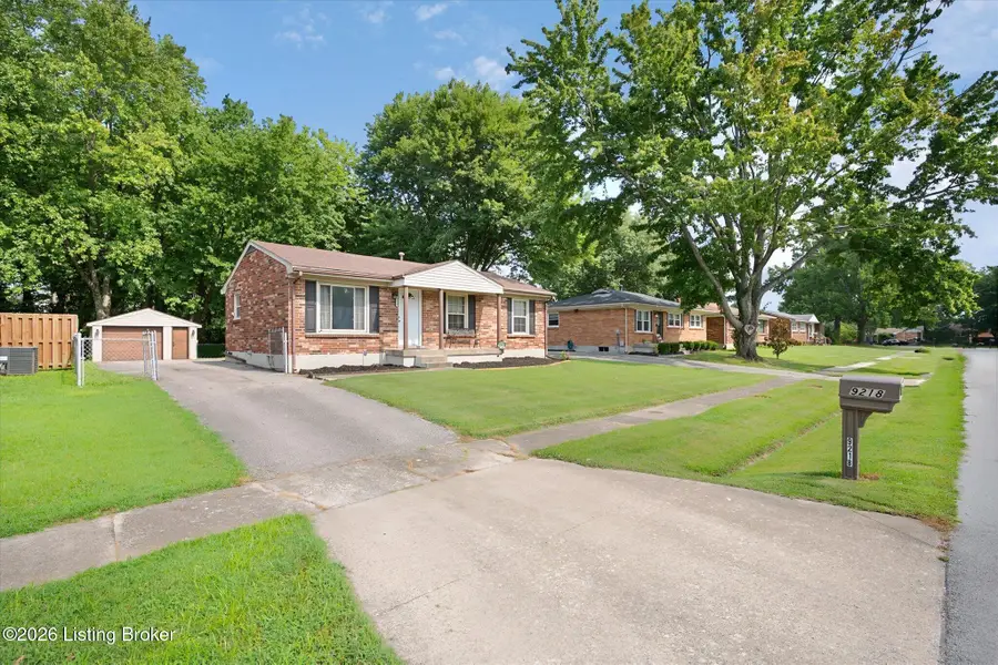 9218 Pagoda Dr, Louisville, KY 40229 - #3