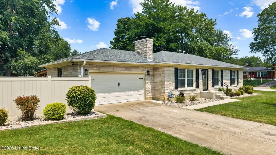 10001 Northridge Ct, Louisville, KY 40272 - #2