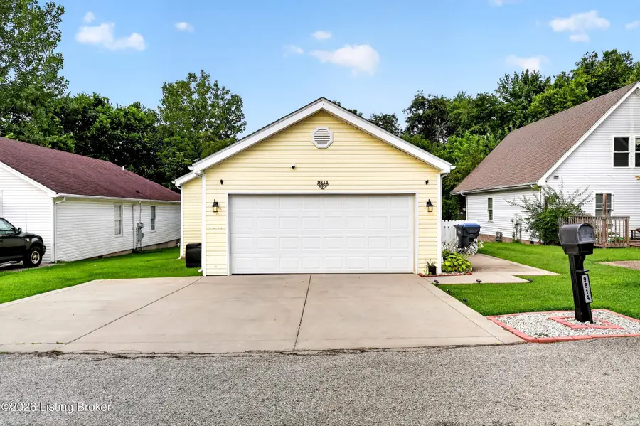 9814 Williamsborough Ln, Louisville, KY 40291 - #3
