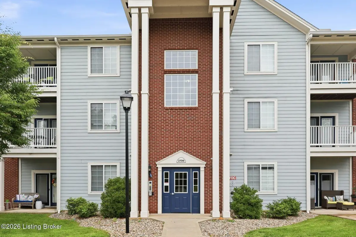 2706 Bradford Commons Dr #202, Louisville, KY 40299 - #1