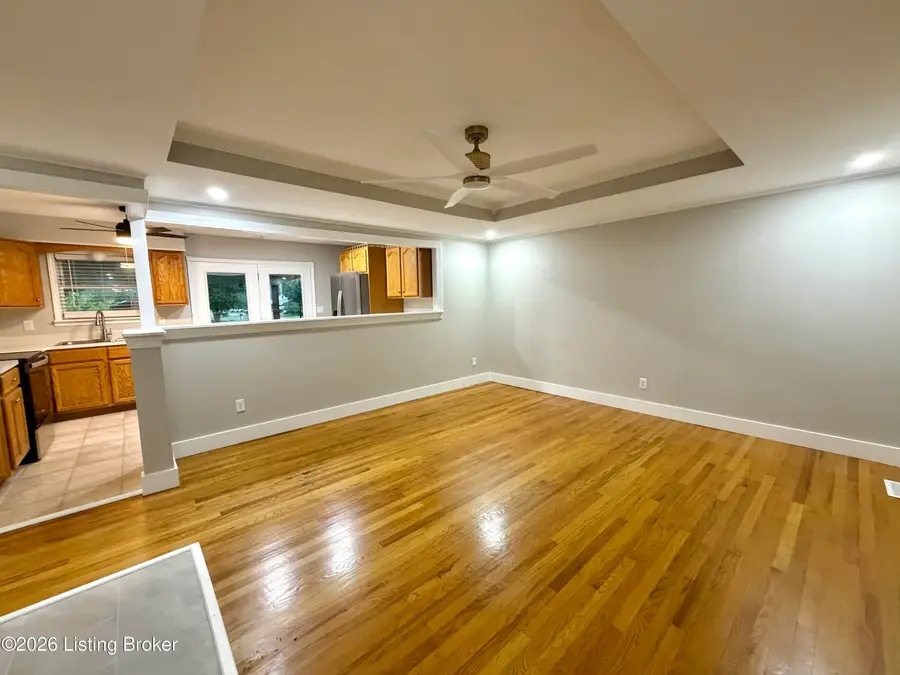 169 S Circlecrest Dr, Louisville, KY 40229 - #2