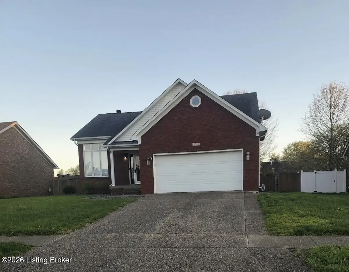 5902 Briscoe Ln, Louisville, KY 40228 - #1