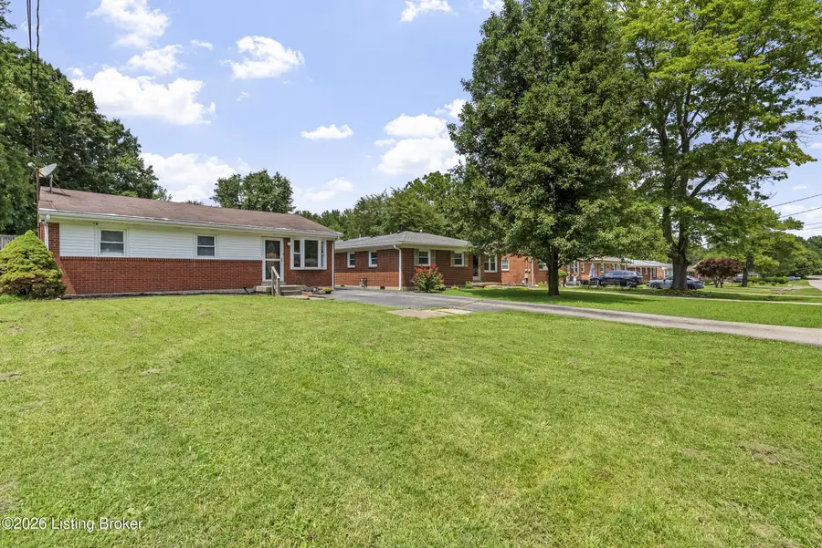 10612 Charlene Dr, Fairdale, KY 40118 - #2