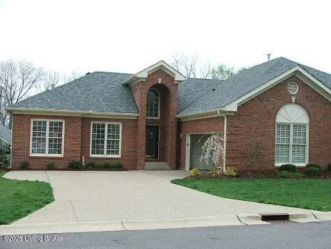 10021 Forest Village Ln, Louisville, KY 40223