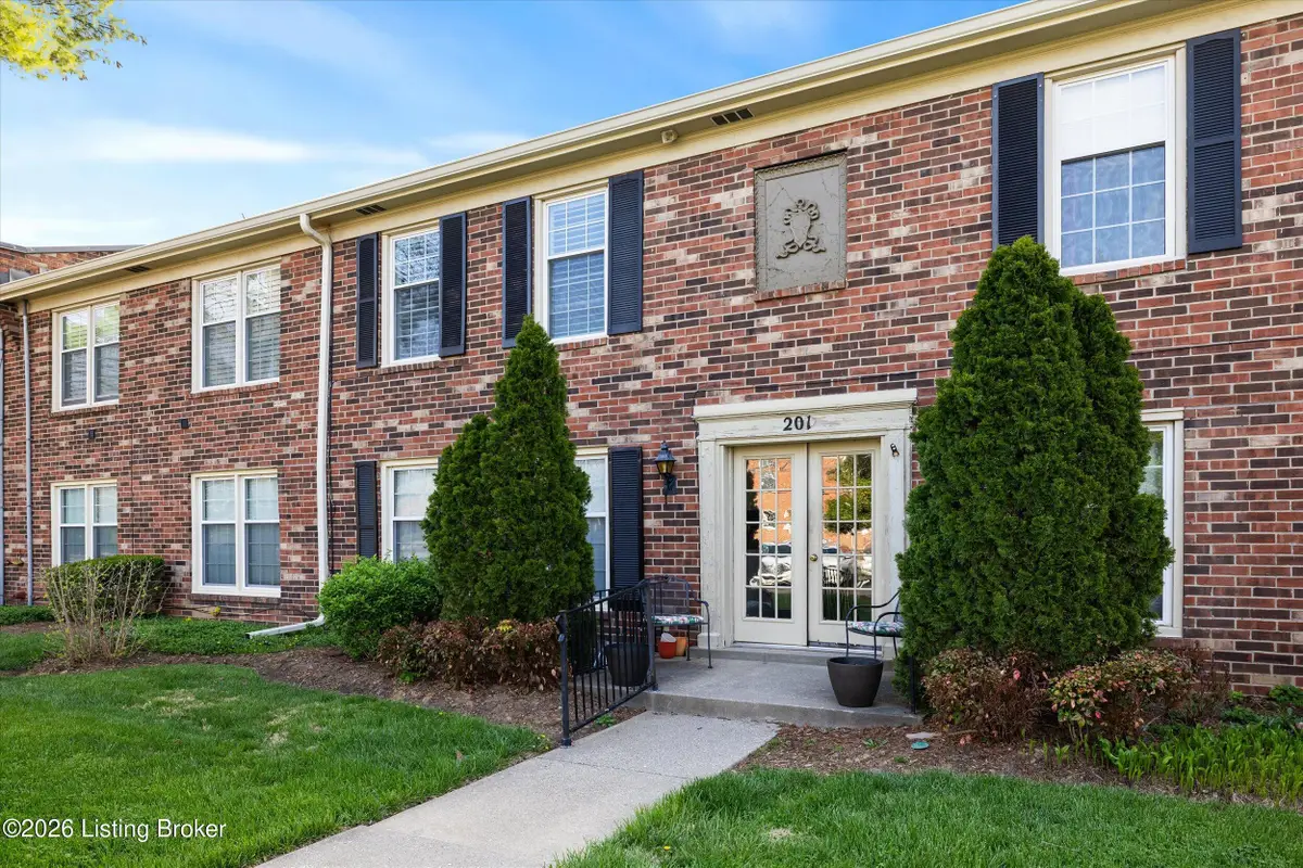 201 Ramsgate Gardens Ct #104, Louisville, KY 40207 - #1