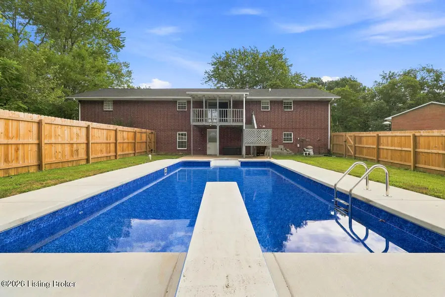 906 Mary Ct, Radcliff, KY 40160 - #2