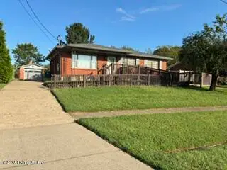 10906 Albion Dr, Louisville, KY 40272