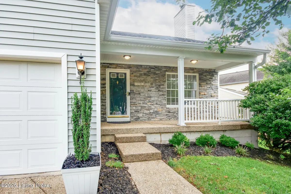 5201 Oldshire Rd, Louisville, KY 40229 - #1