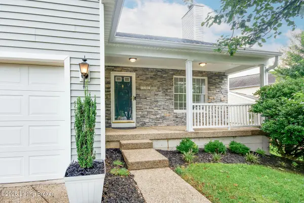 5201 Oldshire Rd, Louisville, KY 40229