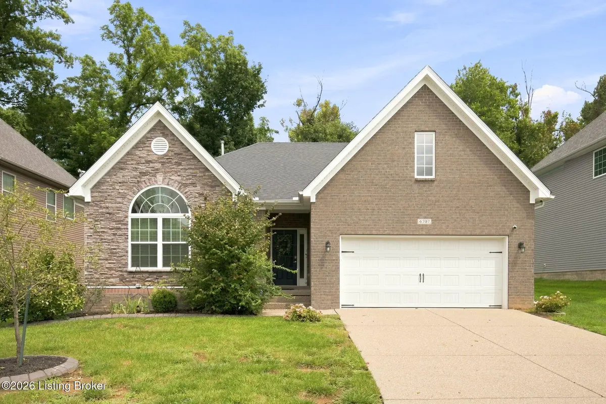 6707 Chestnut View Ct, Louisville, KY 40229 - #1