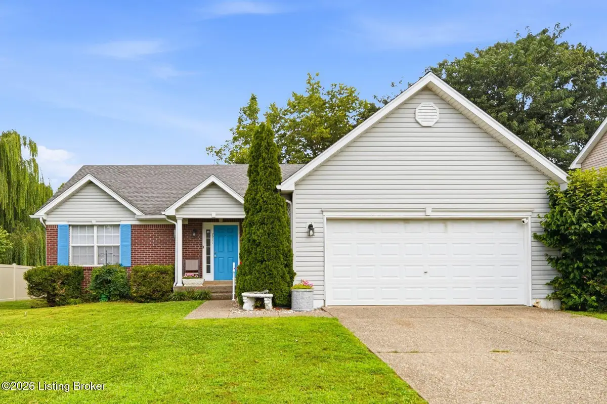 7711 Bridlewood Pl, Louisville, KY 40228 - #1