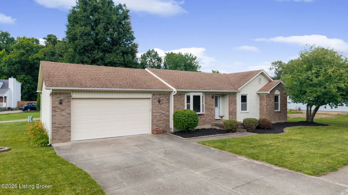 8401 Silver Fox Rd, Louisville, KY 40291 - #1