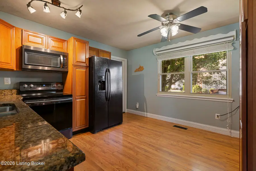 8401 Silver Fox Rd, Louisville, KY 40291 - #3