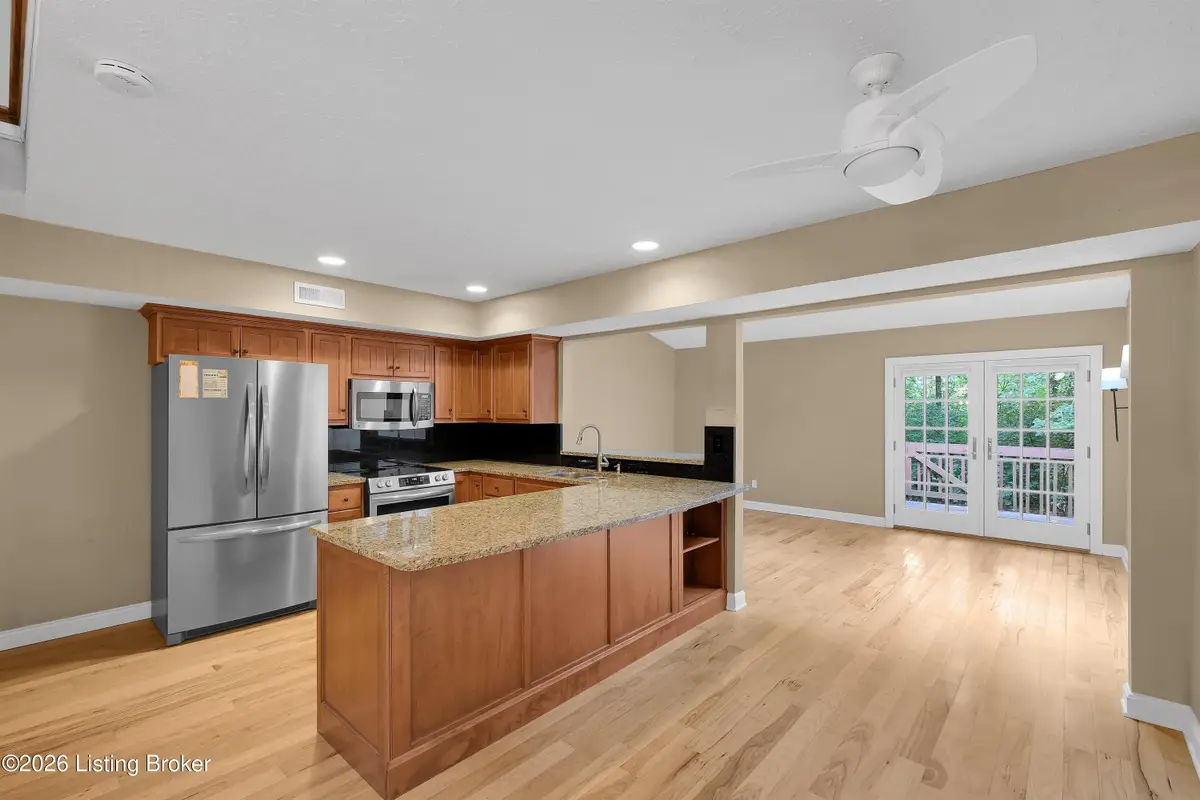 360 Crescent Spring Dr, Louisville, KY 40206 - #1