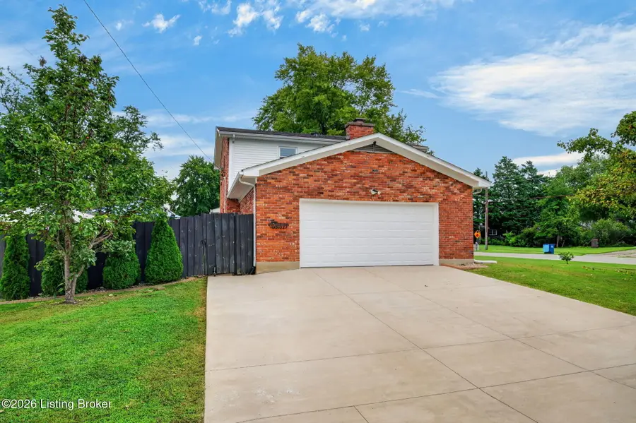 4209 Manner Gate Dr, Louisville, KY 40220 - #2